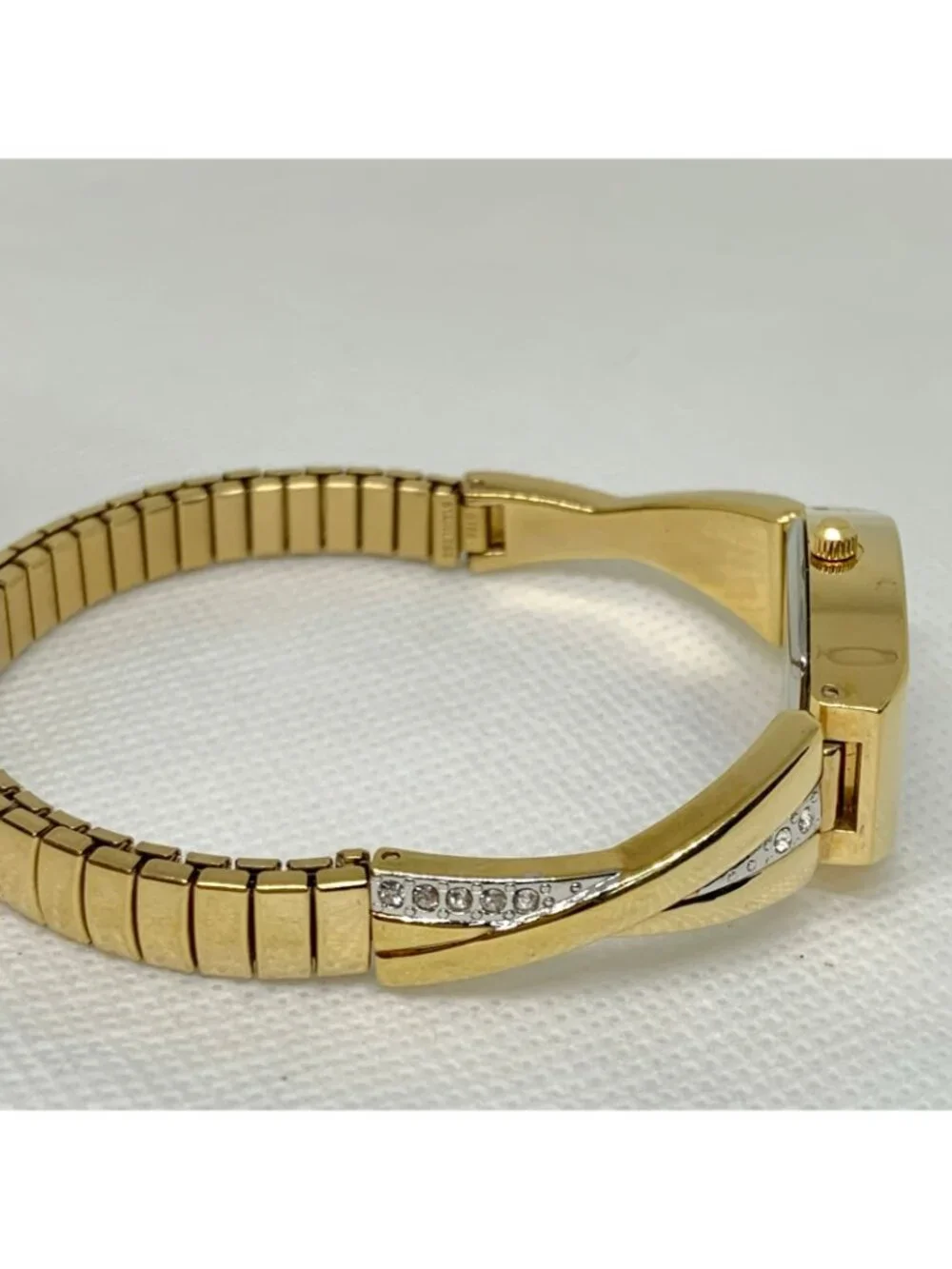 Gold tone women’s wrist watch quartz analog 18mm rhinestones running